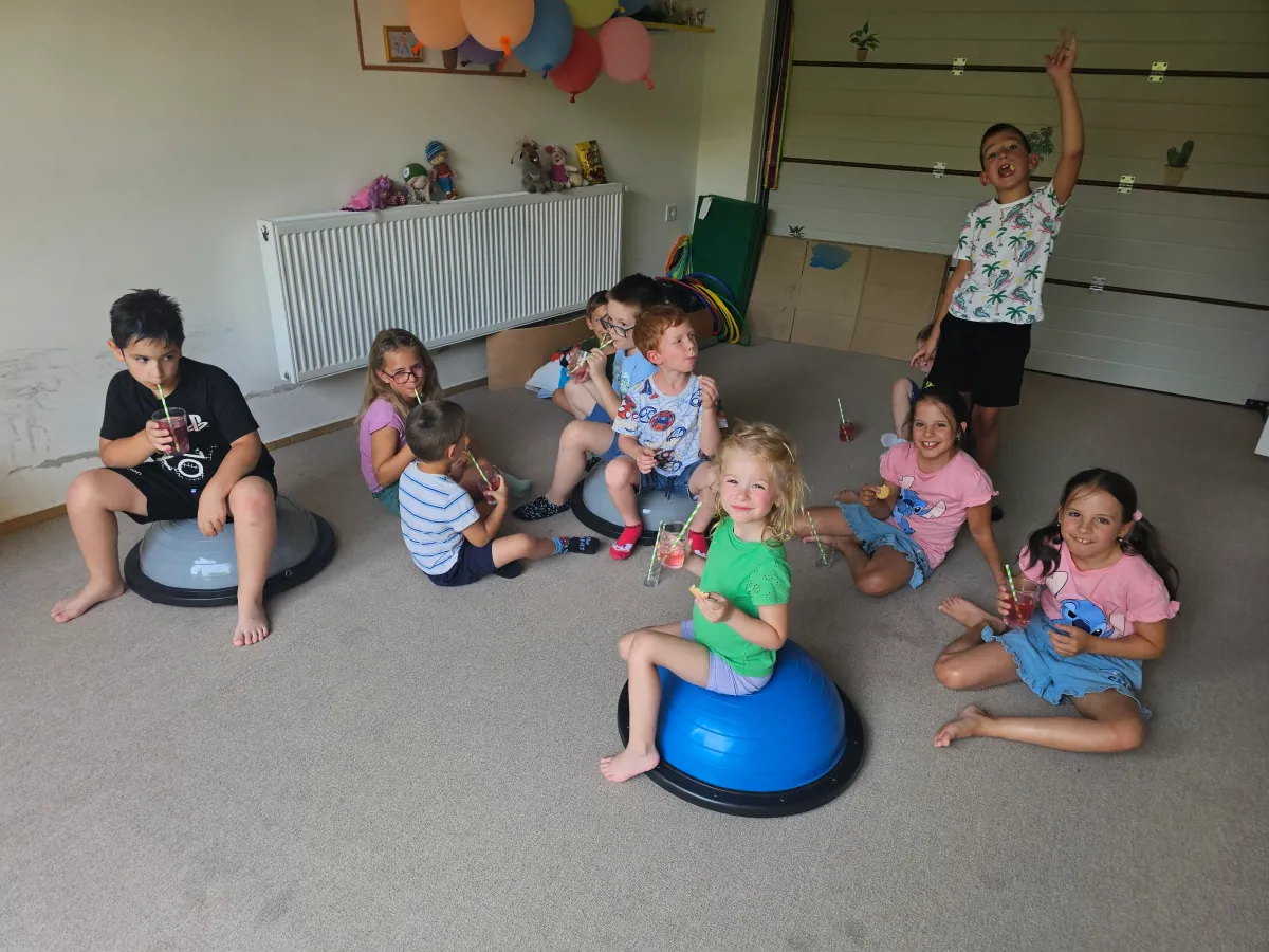 Zenés foglalkozás hangszerekkel